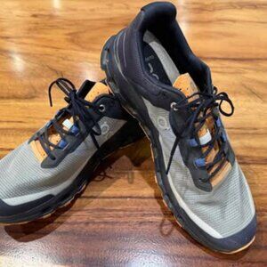 On Women's‎ Cloudvista Sneakers